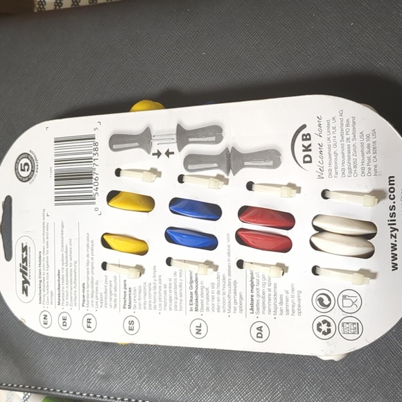 Zyliss Interlocking Corn Holders - Picture 2 of 3